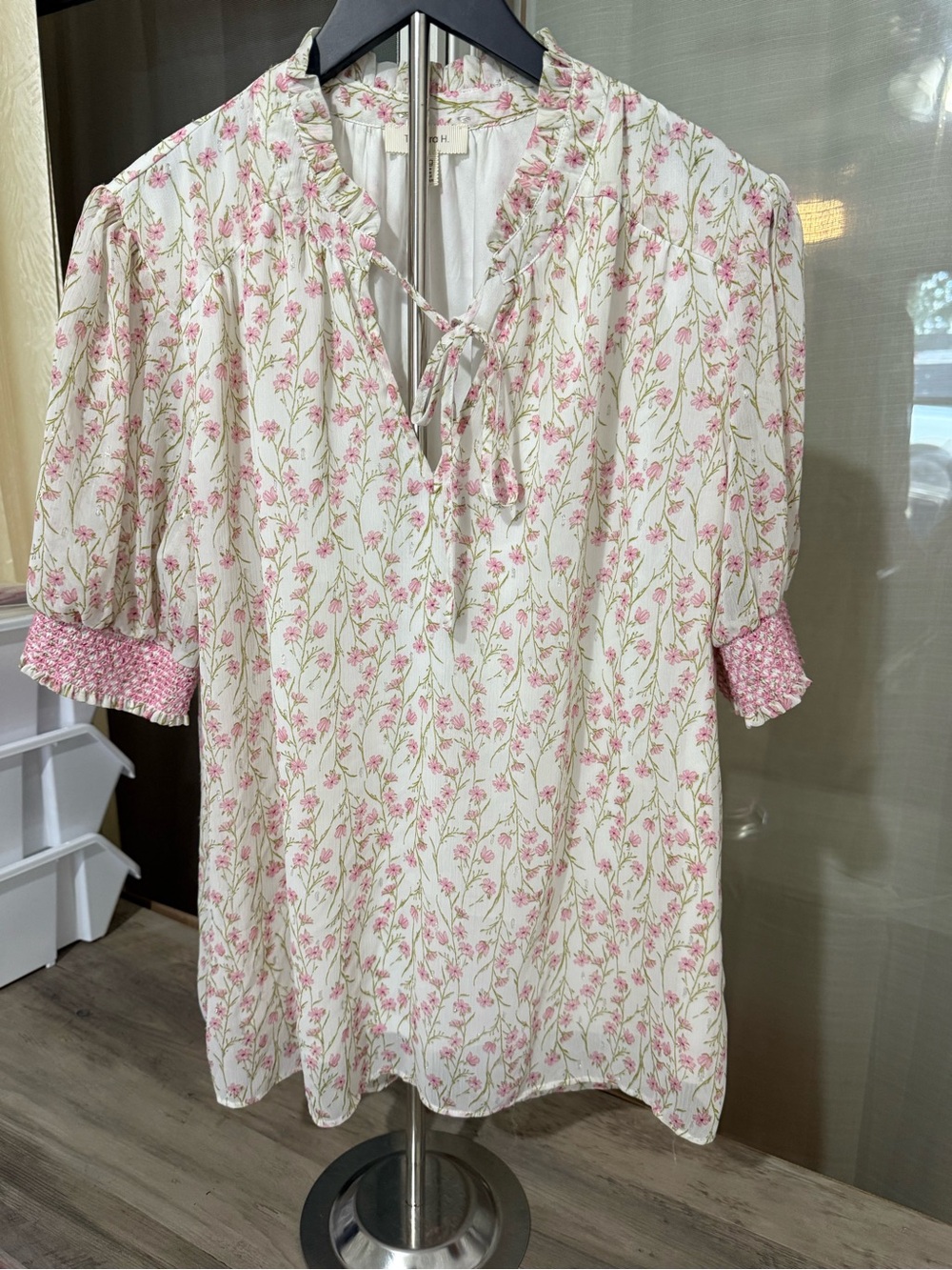 Women’s Floral Tie-Neck Tunic in Pink and Cream